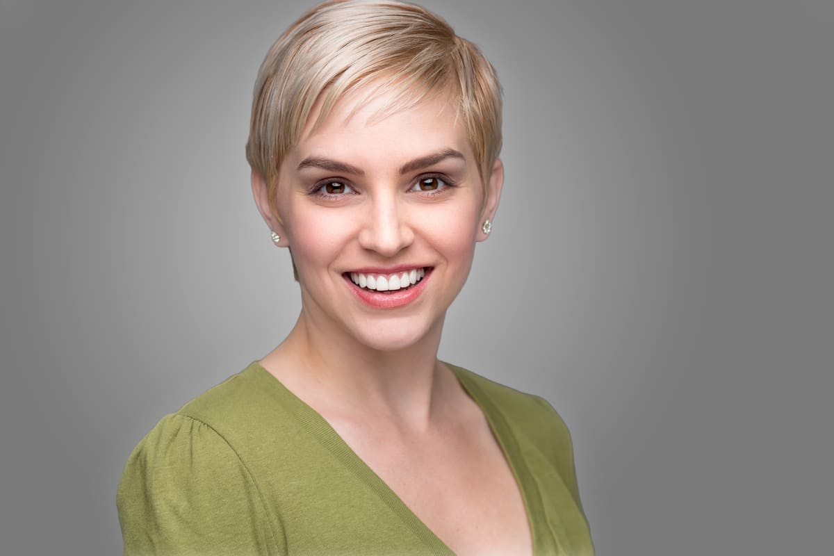 donna capelli corti taglio pixie cut