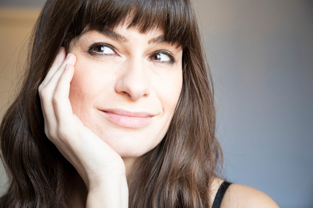 volto donna frangia