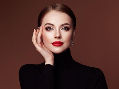 Ragazza viso rossetto
