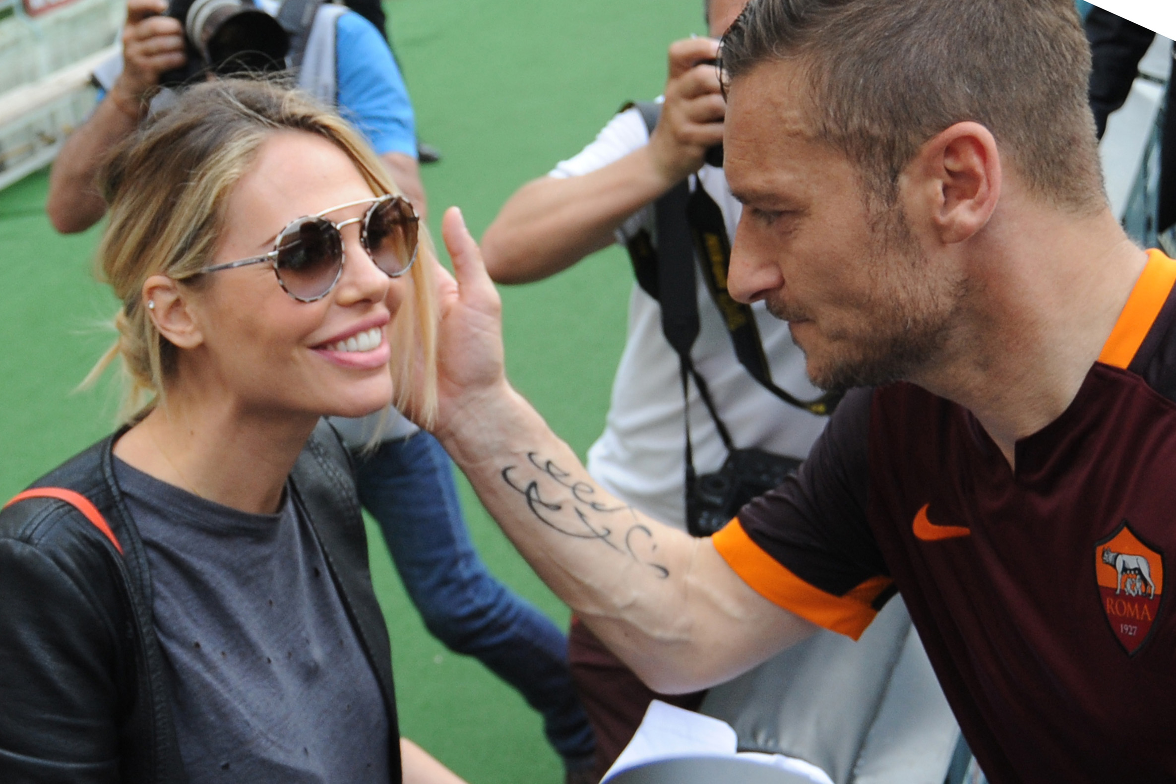 FRANCESCO TOTTI E ILARY BLASI