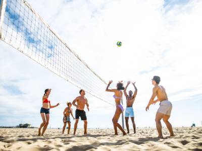 Spiaggia amici beach volley