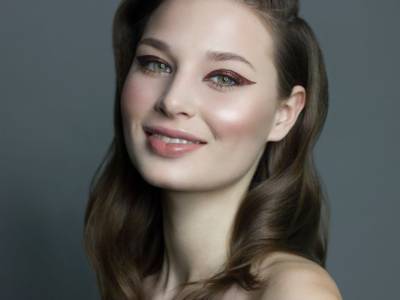 Trucco occhi verdi eyeliner rosso
