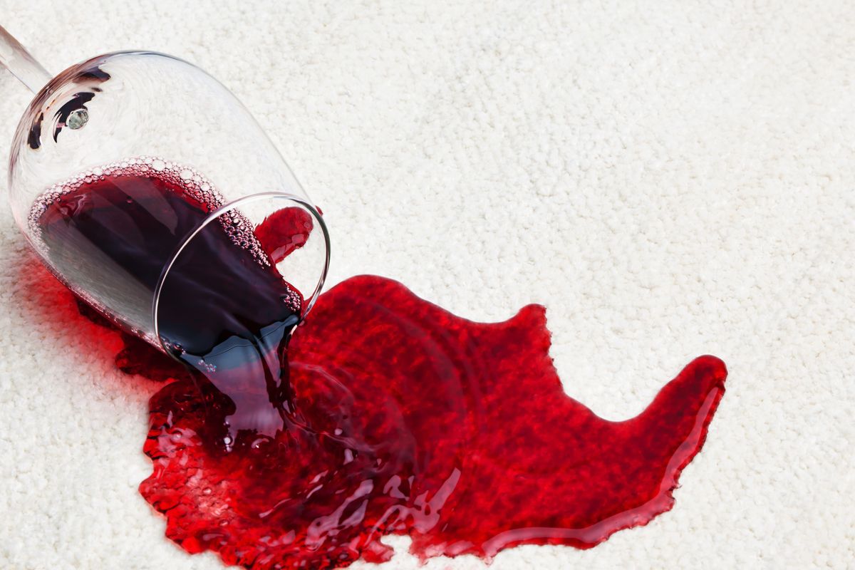 Macchie di vino rosso