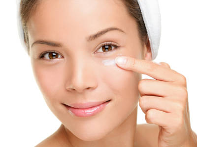 Viso stanco: i prodotti di make-up per nascondere i segni di stanchezza