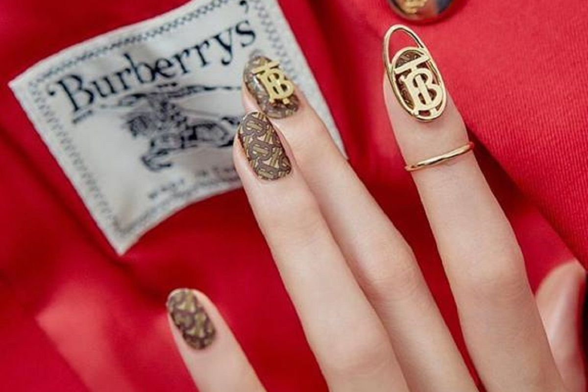 logo nail art