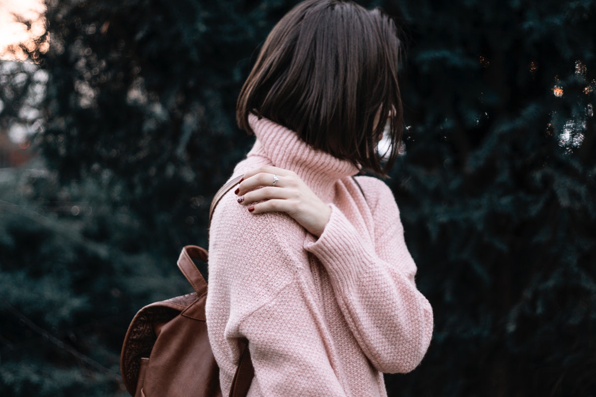 Maglione rosa collo alto