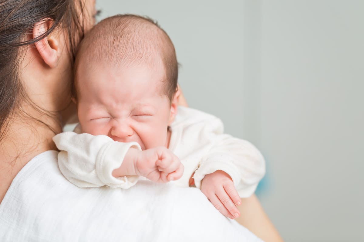 Neonato che piange