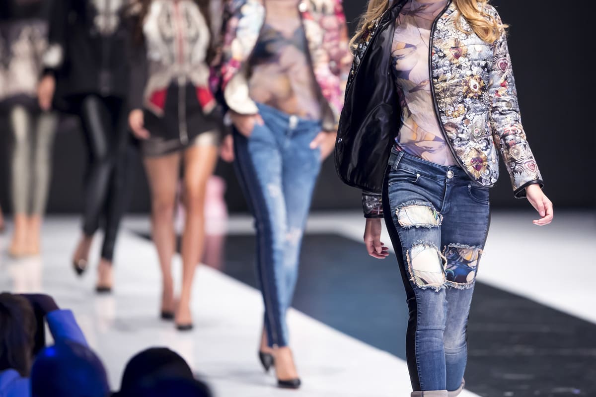 Jeans in passerella