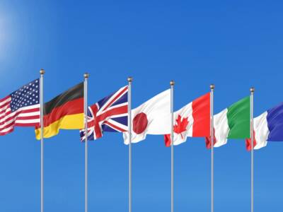La Cina e l'Ultima Cena con gli animali per deridere il G7