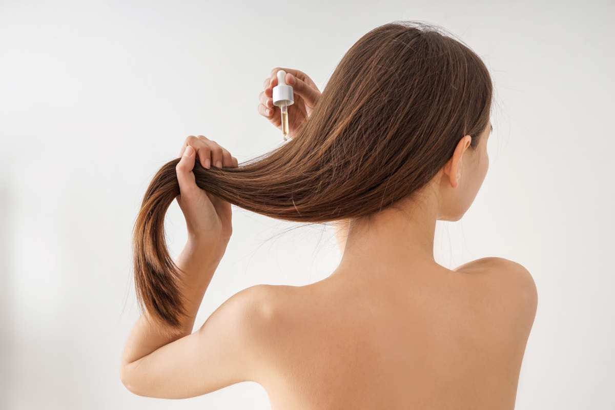 Ragazza maschera capelli trattamento