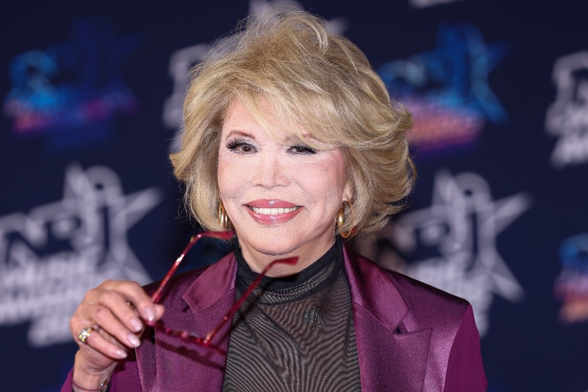 Amanda Lear al photocall durante la 27ª edizione degli NRJ Music Awards.