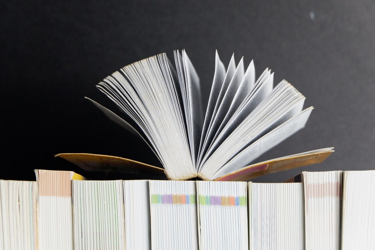 libri fogli aperti