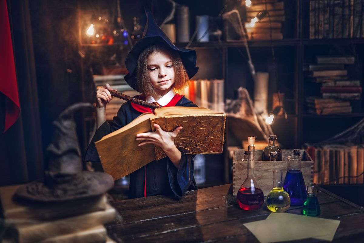 maga libro magia bacchetta