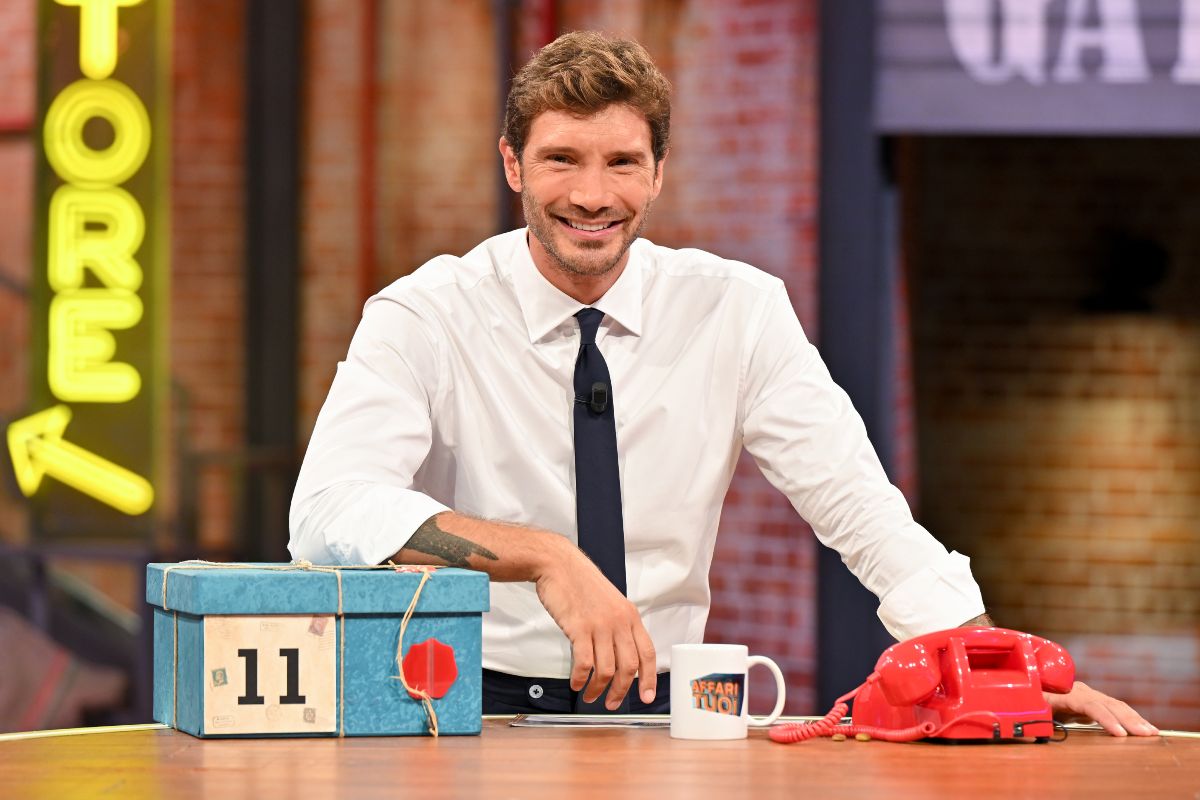 Stefano De Martino durante Affari Tuoi