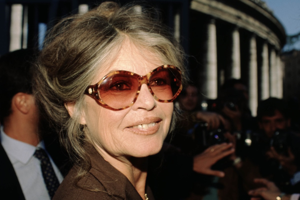 Brigitte Bardot giunge in Piazza San Pietro per incontrare Papa Giovanni Paolo II